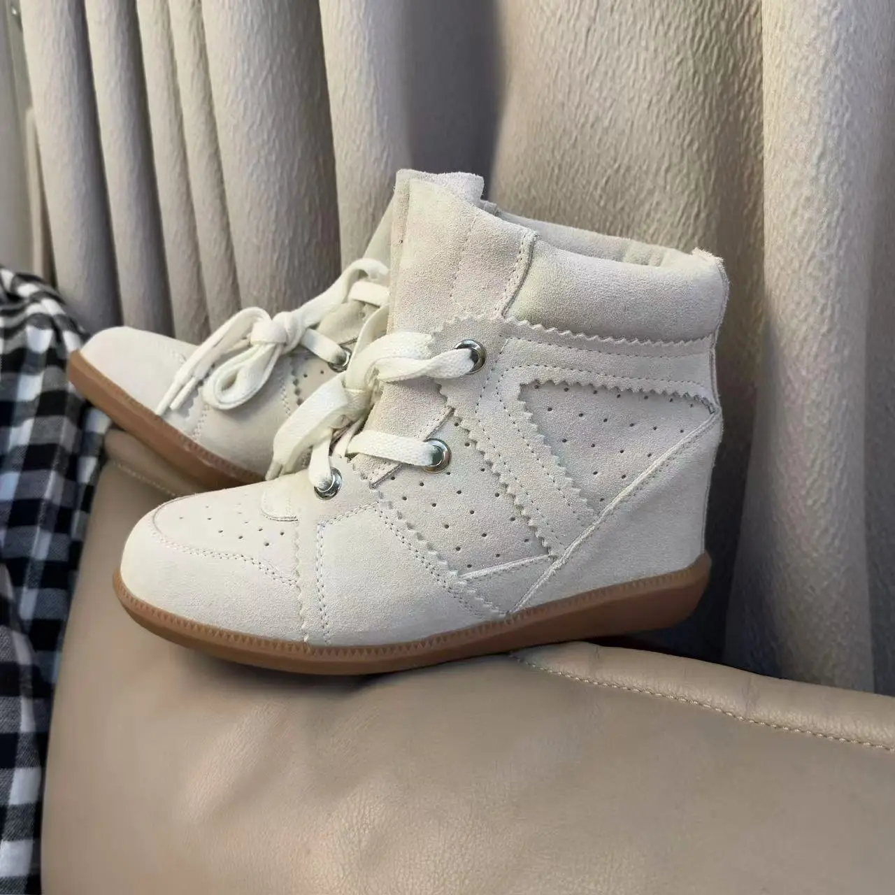 Luxe Designer Damesschoenen Mode Suède Enkellaarsjes voor Vrouw Prachtige Sport Casual Schoenen Hoogte Verhogen 7CM Botas Mujer