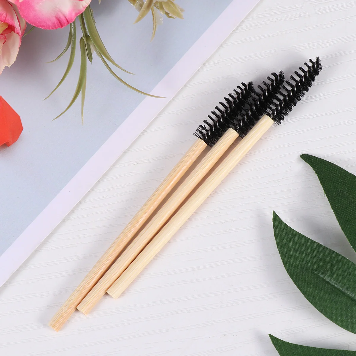 

20Pcs Brow Brushes Bamboo Handle Smooth Comfortable Grip Portable Tools Black Eyebrow Eyebrow Combs Brow