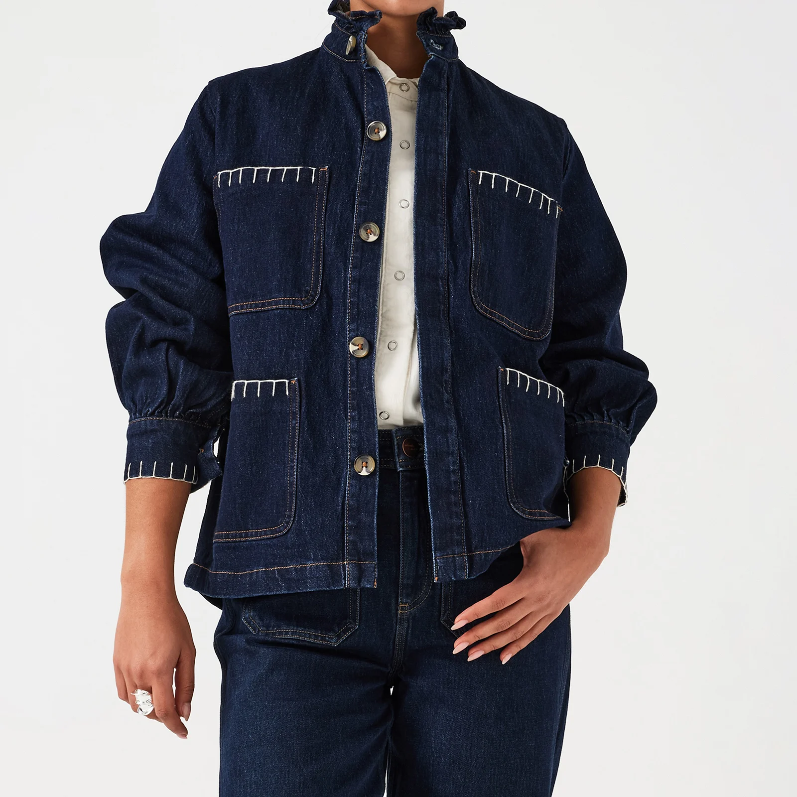 

Женская джинсовая куртка на пуговицах, плиссированное джинсовое пальто с воротником-стойкой и длинными рукавами