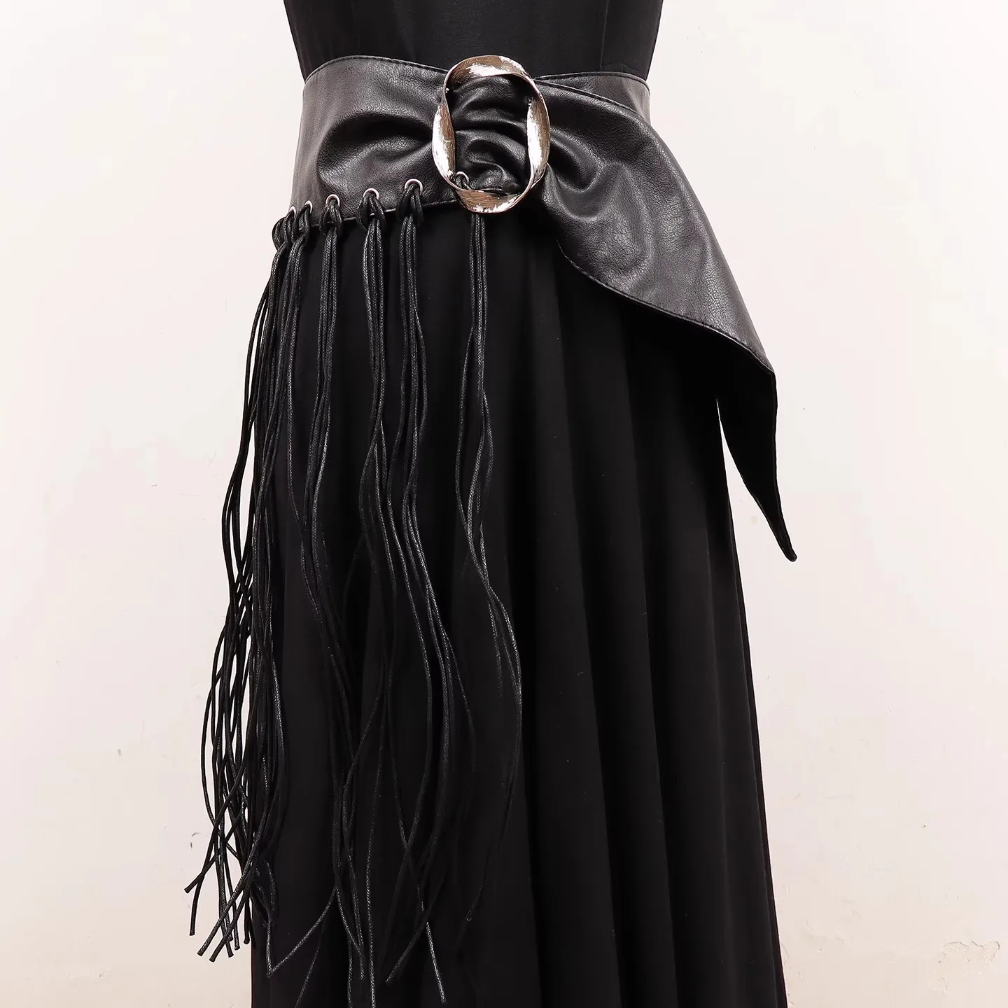 여성 패션 블랙 PU 가죽 Tassel Cummerbunds 여성 드레스 코르셋 허리띠 벨트 장식 와이드 벨트 R2743