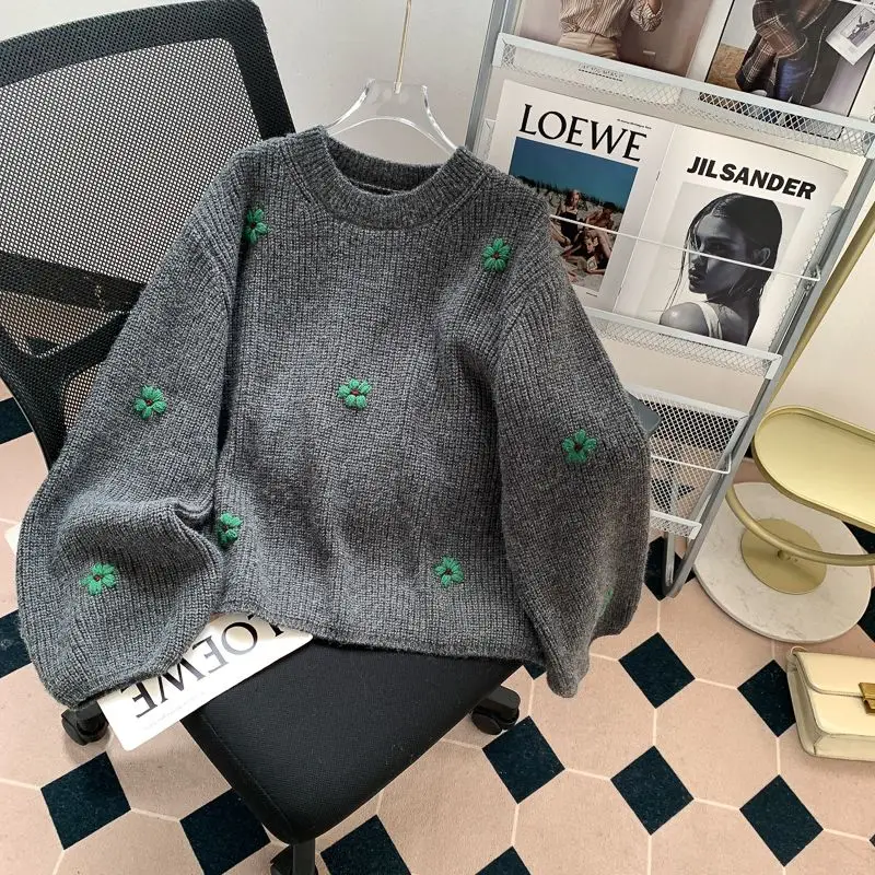 Retro Embroidered Flower Pullover Sweater for Women in Autumn and Winter 2025 New Loose Korean Knitted Sweater
