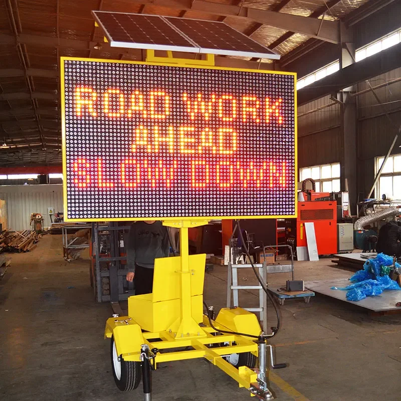 Panneau de signalisation numérique à énergie solaire portable, panneau de circulation lumineux à LED, limite de vitesse, panneau VMS d'autoroute, affichage à message variable