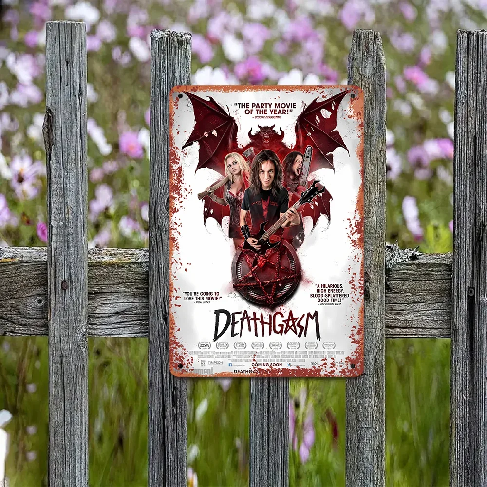 قم برفع ديكور منزلك أو البار أو الرجل الكهف أو المرآب باستخدام لافتة معدنية عتيقة مكونة من قطعة واحدة تتميز بملصق فيلم Deathgasm