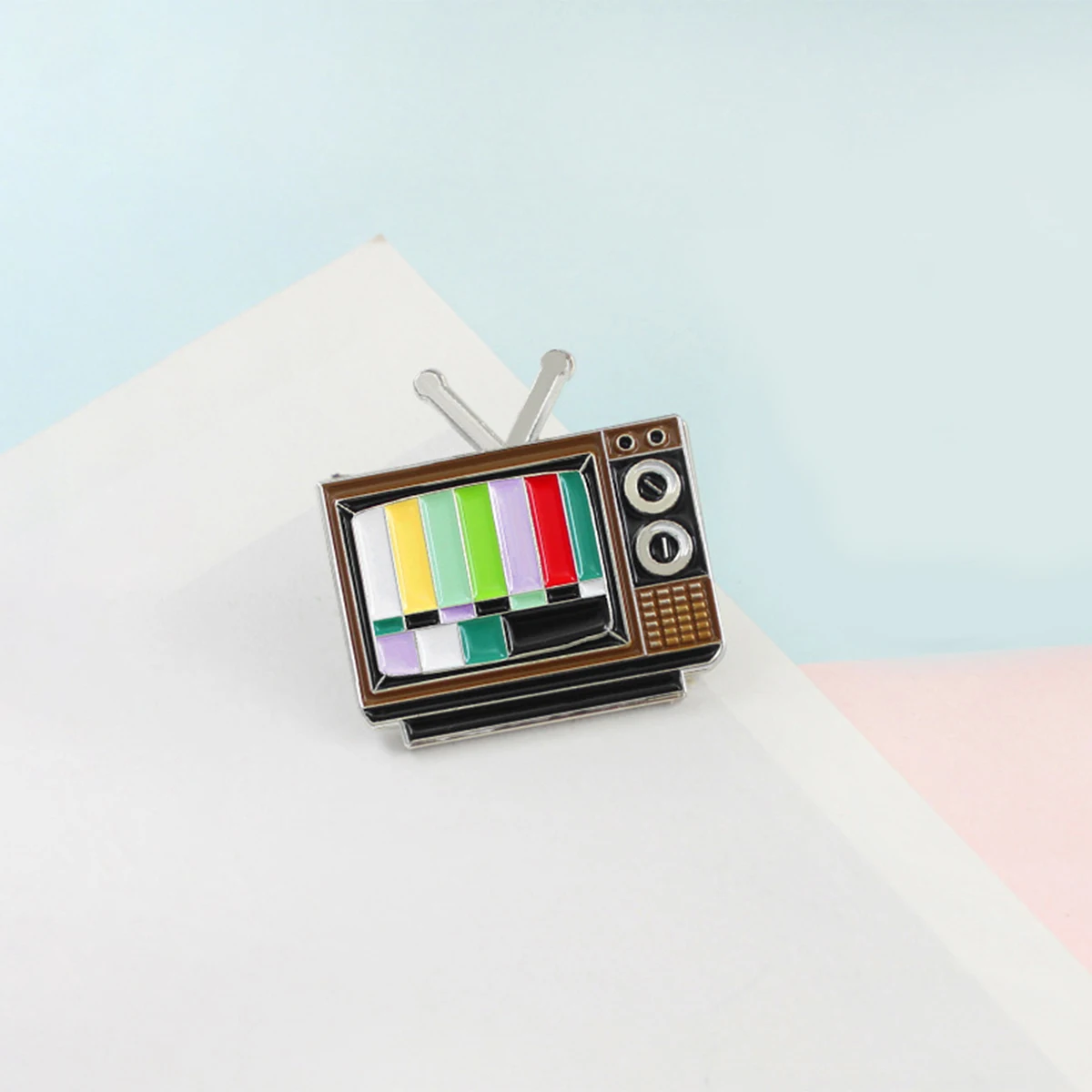 Vintage TV Pin No Signal In 80s Lapel Pin Be riotous with colour Rainbow Brooch Custom Fashion Jewelry Badge Remembrance Gift