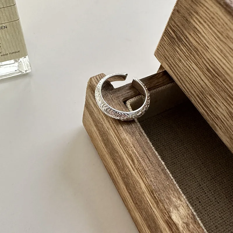 

S925 Tang Grass Pattern Ring 925 Silver Cold Temperament New Chinese Niche Design Foldable Plain Opening Hand Ornament Wedding