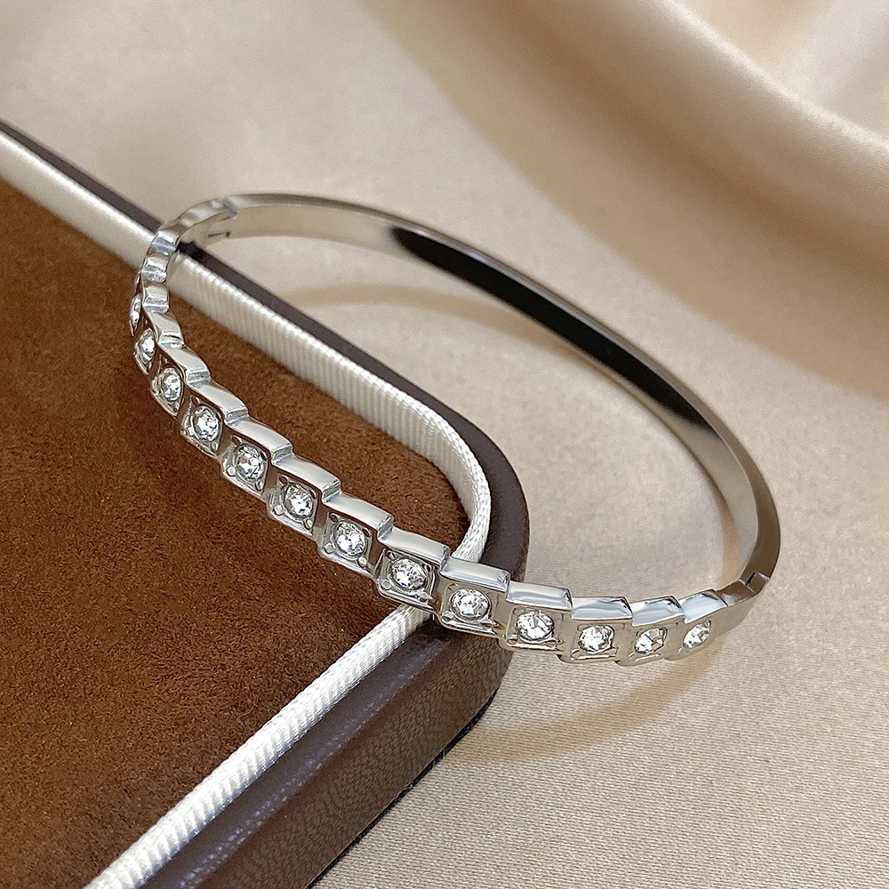 

Freetry Minimalist Zircon Geometry Square Spring Bangle for Women Luxury Stainless Steel Open Bangle Bracelet Waterproof Jewelry
