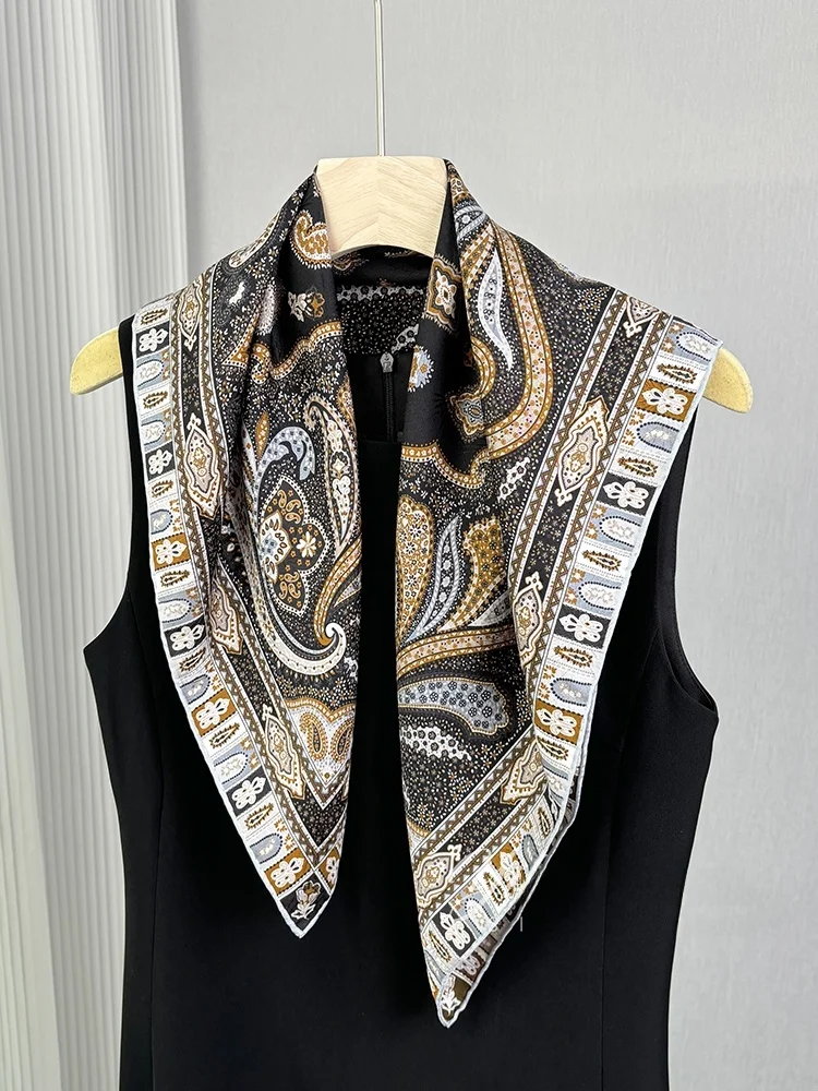 ウランカブ花火シルクサテン刺繍入り小さな正方形スカーフ約8モメ女性用スタイル春秋エスニック風65cm