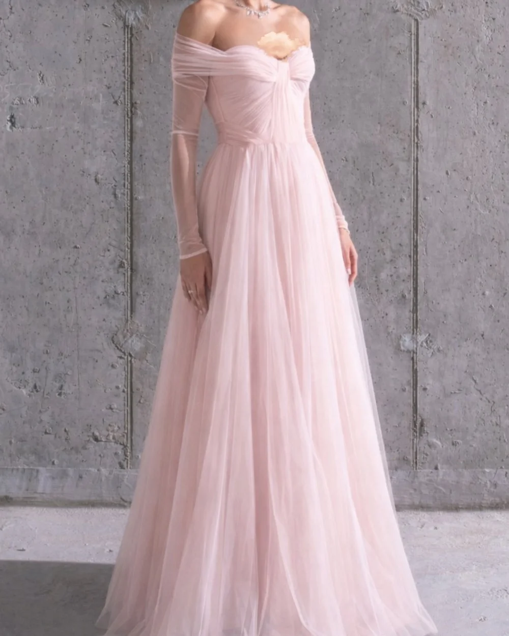 

Customized Pink Matching Sizes Available Tulle Pleat Ruched A-line Off-the-shoulder Long Dresses Evening Dresses Exquisite Retro