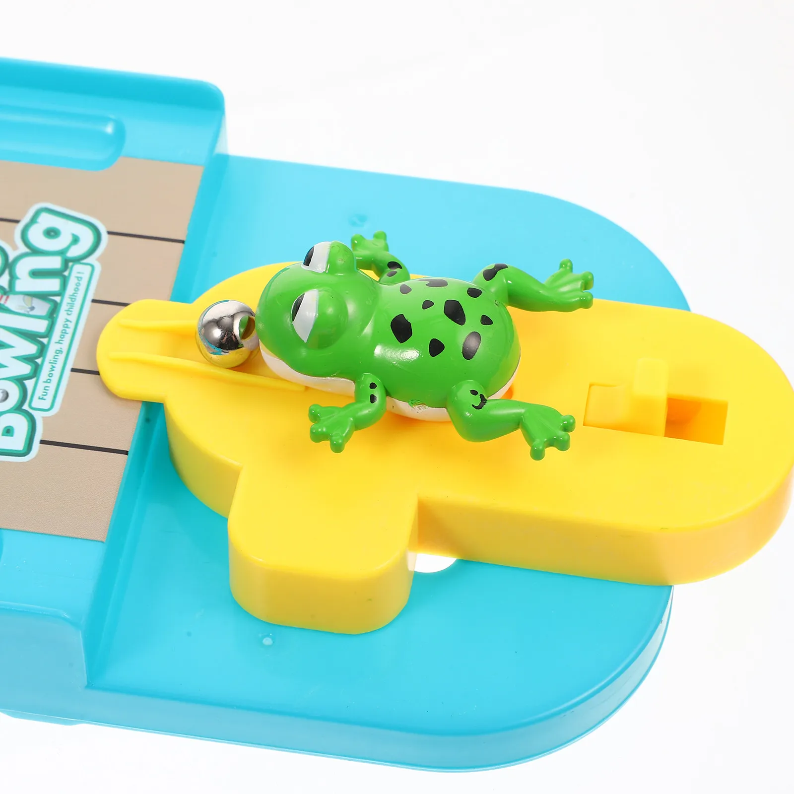 

Набор для мини-боулинга «Лягушки»: настольная интерактивная развивающая игра для детей, для развития координации рук и глаз, для игр на улице