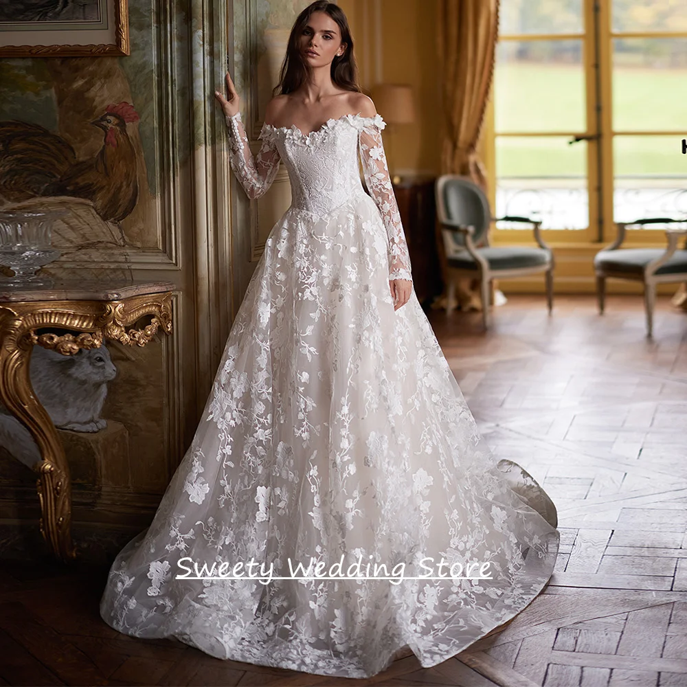 Champagne Lace Wedding Dress Customized Flowers V Neck Long Sleeves Court Train Back Zipper Bride Bridal Gown Robe Mariee