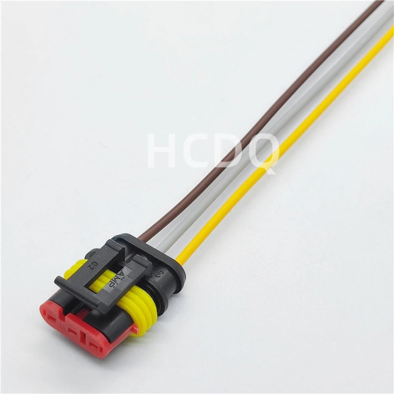 Supply automobile headlamp and tail lamp harness plug connector and male and female non-destructive adapter