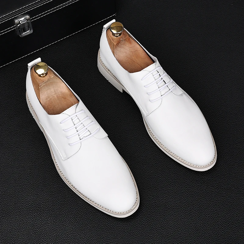 موضة جديدة للرجال الأبيض الدانتيل يصل فستان الزفاف أحذية الذكور عادية أكسفورد أوكسفورد الشقق المتسكعون العودة للوطن حفلة موسيقية Zapatillas Hombre