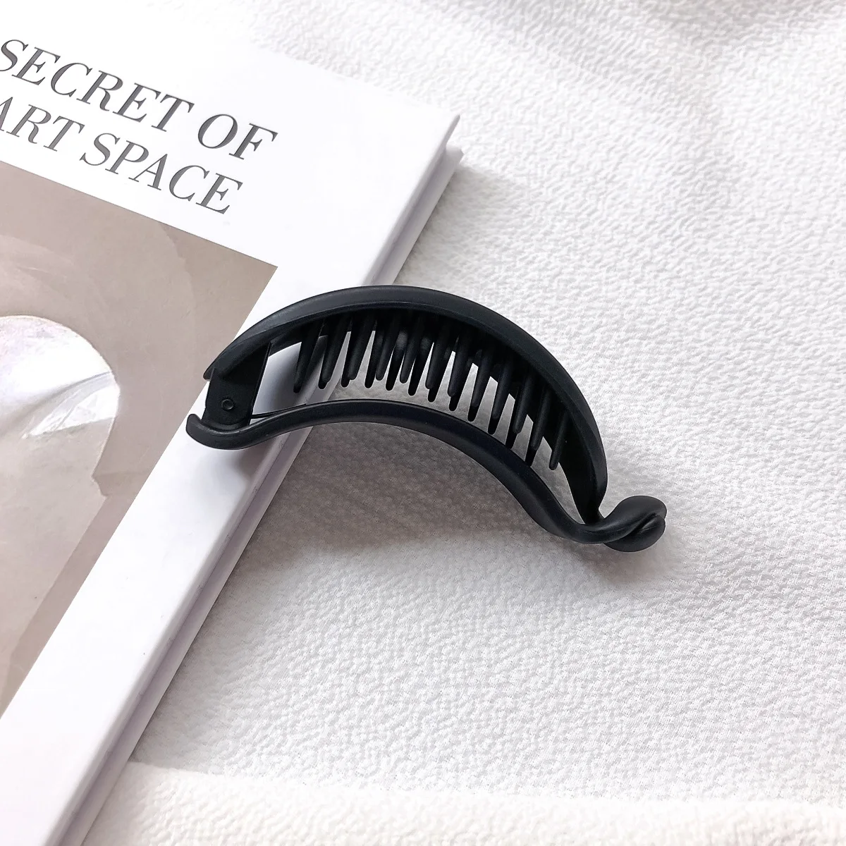 1 قطعة مشبك شعر الموز الكوري غير اللامع بسيط متعدد الاستخدامات عالي ذيل حصان ملحق بلون خلفي من الرأس