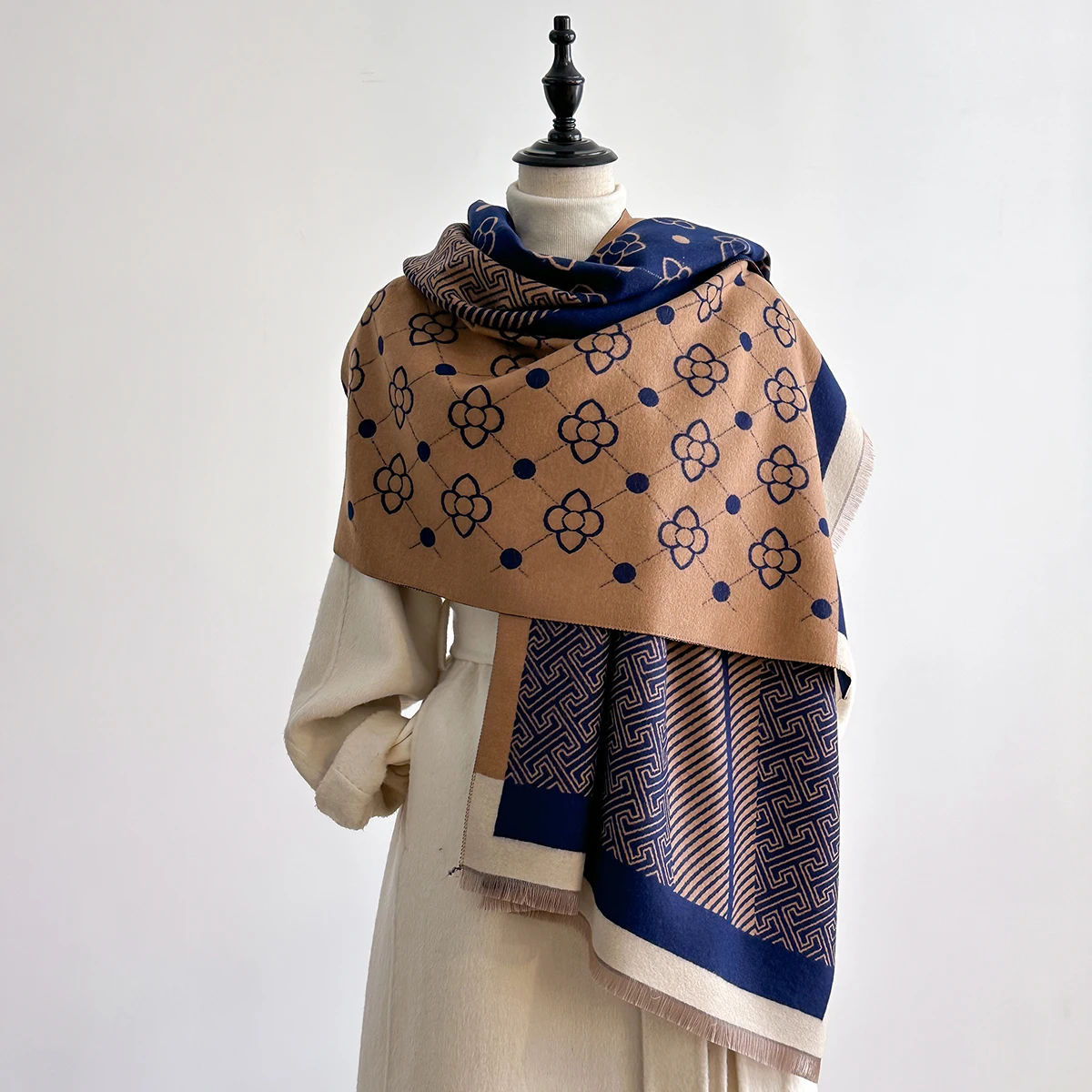 New Brand Elegance Two-Sided Print Scarf Soft Warm Fringe Pashmina Shawl Autumn and Winter Outdoor Coldproof Windproof Blanket