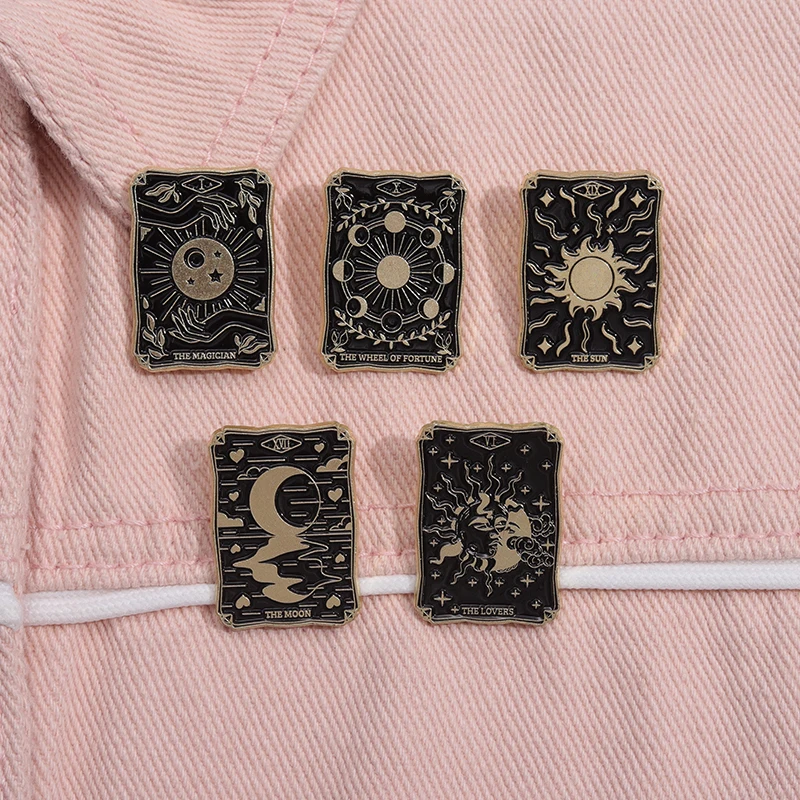 Tarjeta de Tarot mágica, Pin esmaltado, broches de dibujos animados, sol, luna, estrella, Punk, mochila de solapa gótica, insignia, accesorios de joyería, regalo para amigos