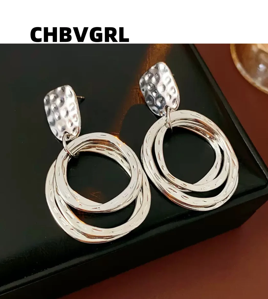 

European and American hot-selling metal high-end sense earrings, luxurious design sense earring, simple and fashionable earring