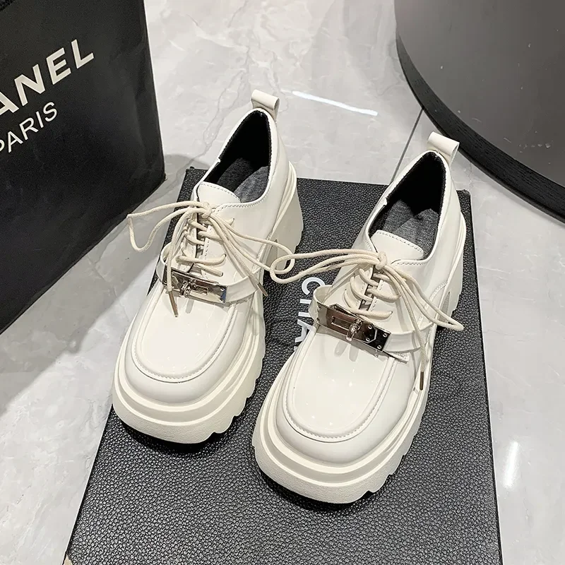 Petites chaussures en cuir à plateforme pour femmes, mocassins à boucle carrée, chaussures à lacets simples, hauteur, blanc