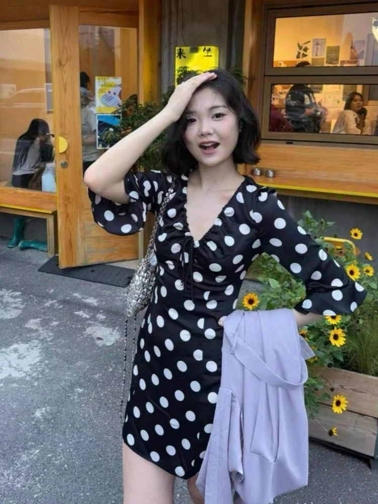 Franse Vrouwen Zwarte Polka Dot Mini Jurk Lente Zomer Lange Mouw V-hals Stropdas Kant Slanke Geplooide Party Dames Vakantie Jurken Nieuw