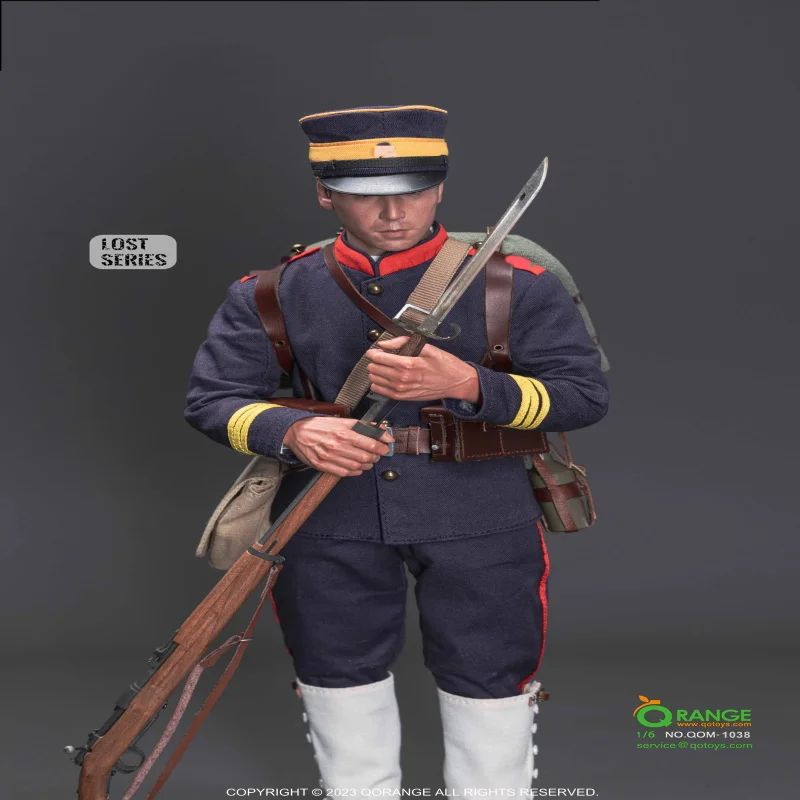 QOTOYS QOM-1038 1/6 Soldat 27e Escadron à Lushunkou Vêtements Et Armes Ensemble Modèle Jouet Fit 12 "Action Figure En Stock