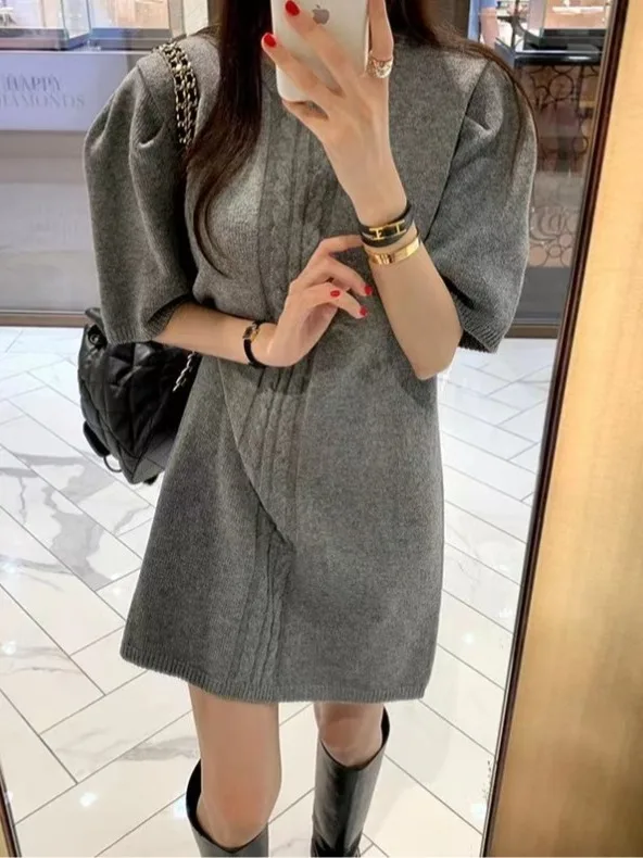 Retro Bubble Sleeve Knitted Short Dress Women Loose Sweater Dress round Neck Pullover Autumn New Style Comfortable Casual Dress