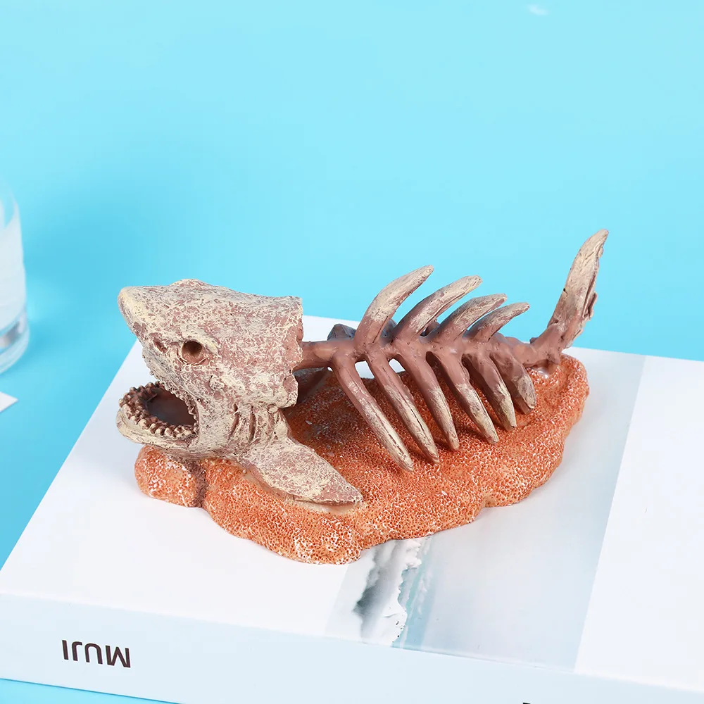 Fish Tank Landscaping Ornaments Sand Fish Skeleton Fish and Shrimp Shelter Simulated Shark Aquarium Decoration Tabletop Crafts