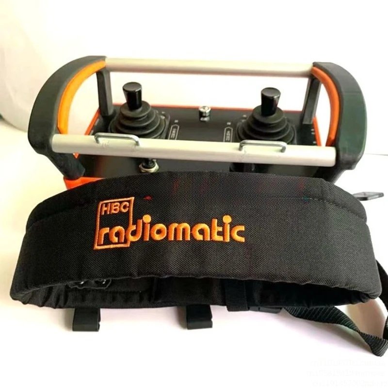 pompe-camion-grue-assemblage-machine-bouclier-machine-heich-hbc-conduite-telecommande-ceinture-epaule-dos-original