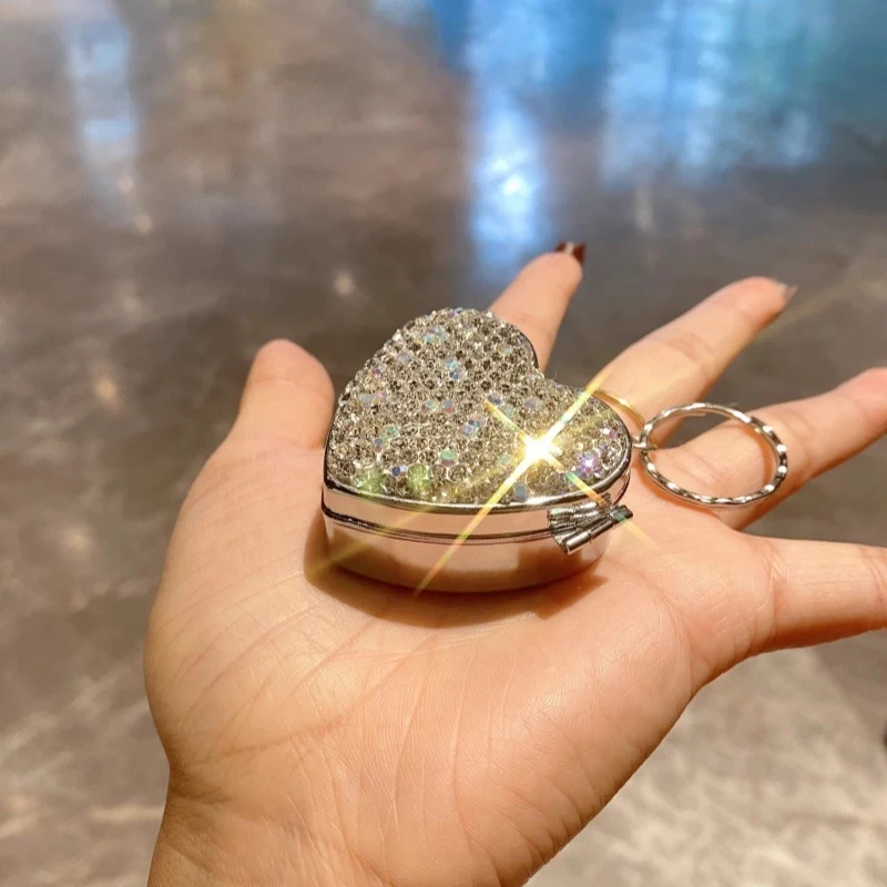 

Highly Attractive Heart-Shaped Metal Box, Luxurious and Portable Storage