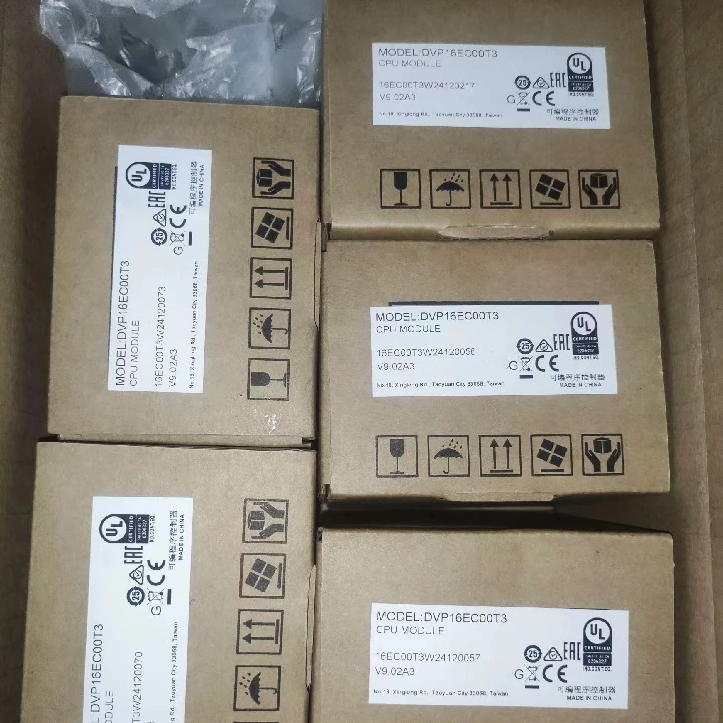 100% Новый оригинальный DVP16EC00T3