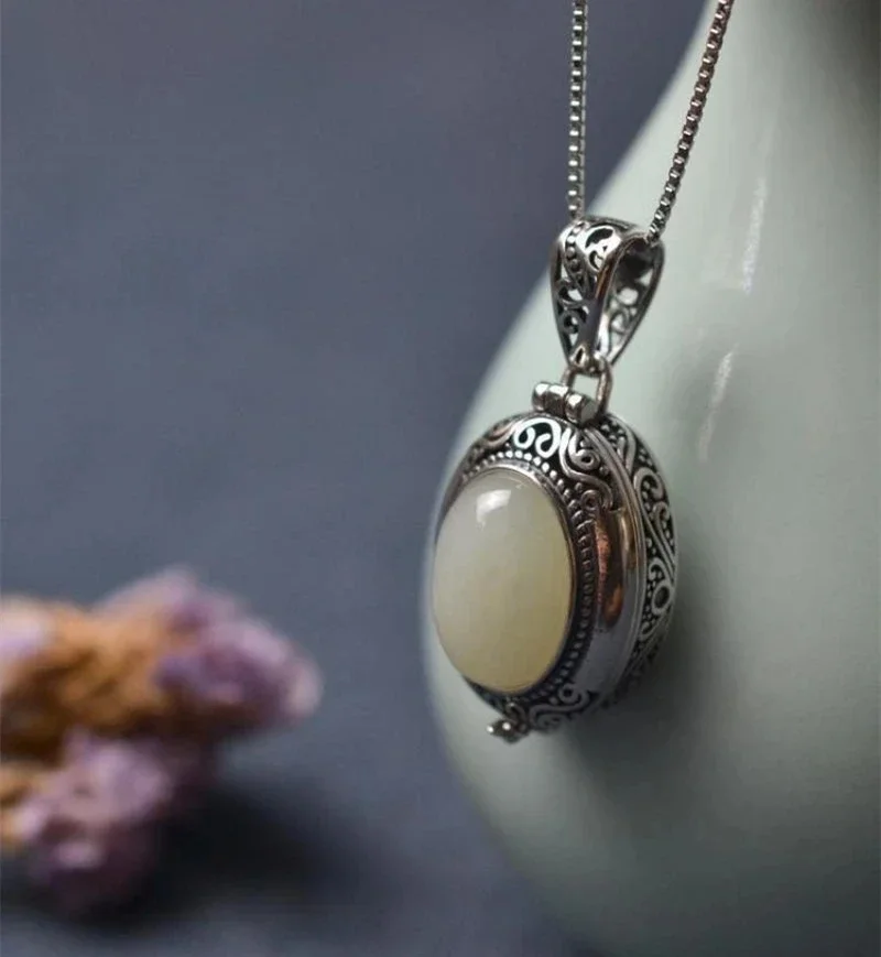 Creativity Vintage Silver Color Oval Locket Pendant Necklace for Women Perfume Box Party Jewelry Birthday Gifts