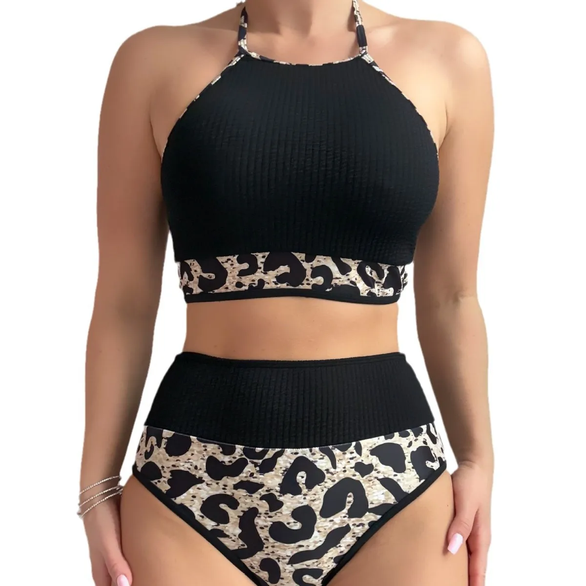 ネックラインのある新しい黒のセクシーなビキニ、速乾性のハイウエストのランニングエクササイズ、休暇用のウェーディングや水泳