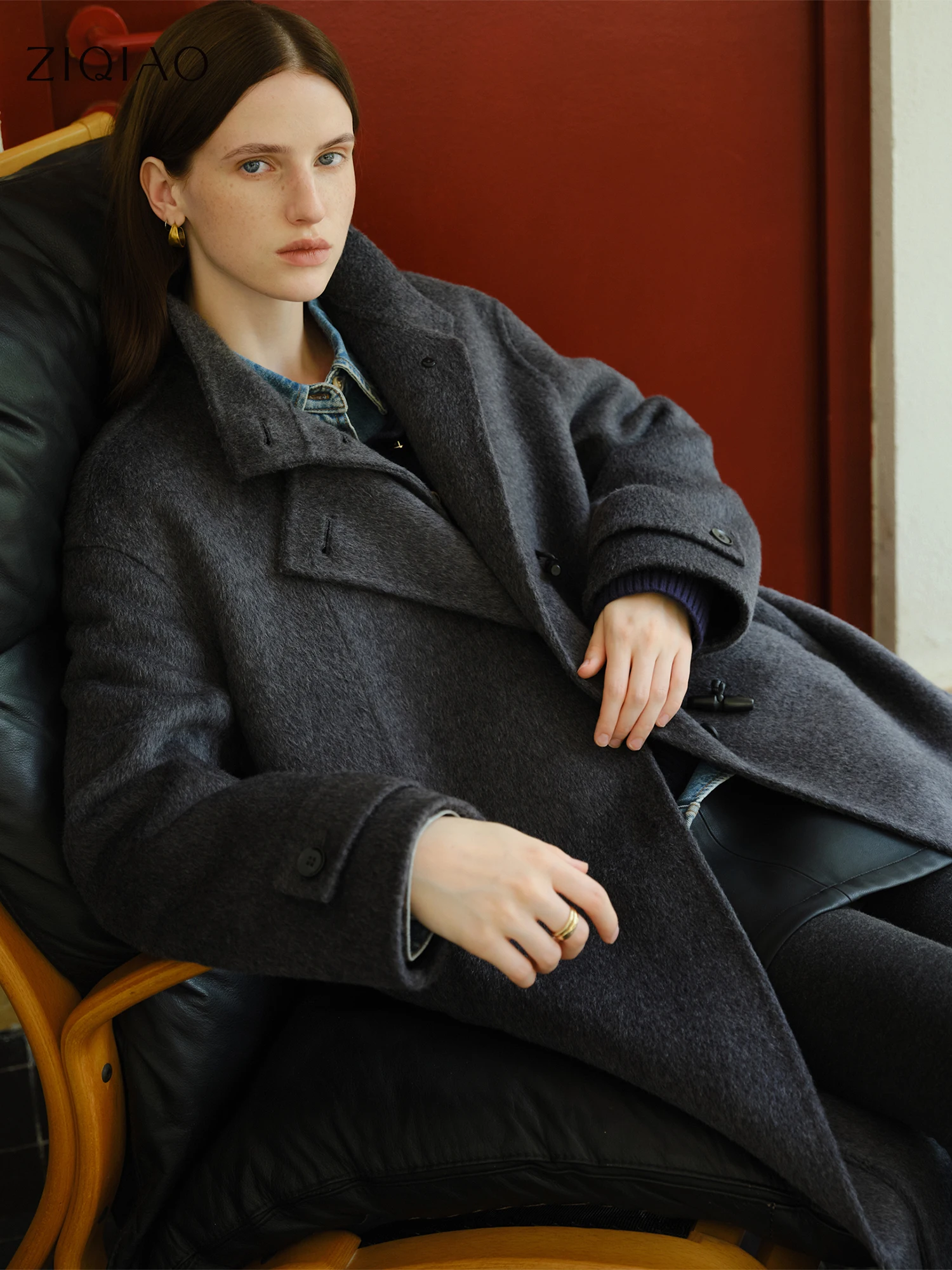 

ZIQIAO 2025 New Arrival Chic Long Overcoat Horn Buttons Elegant Silk-Camel Wool Tweed Coat Perfect for Autumn Winter Wool Blends