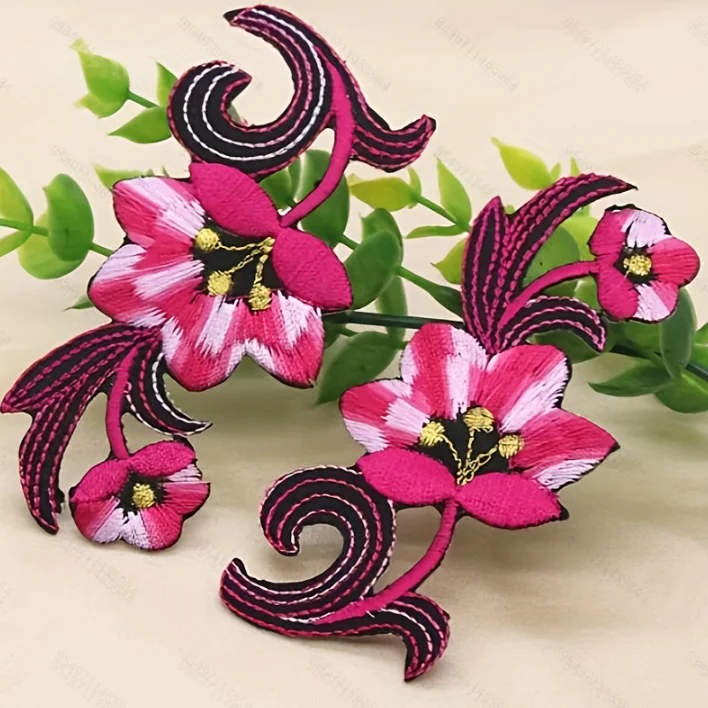 

1 pair Cute embroidery fabric accessories for DIY can be used on clothes, hats and bags.