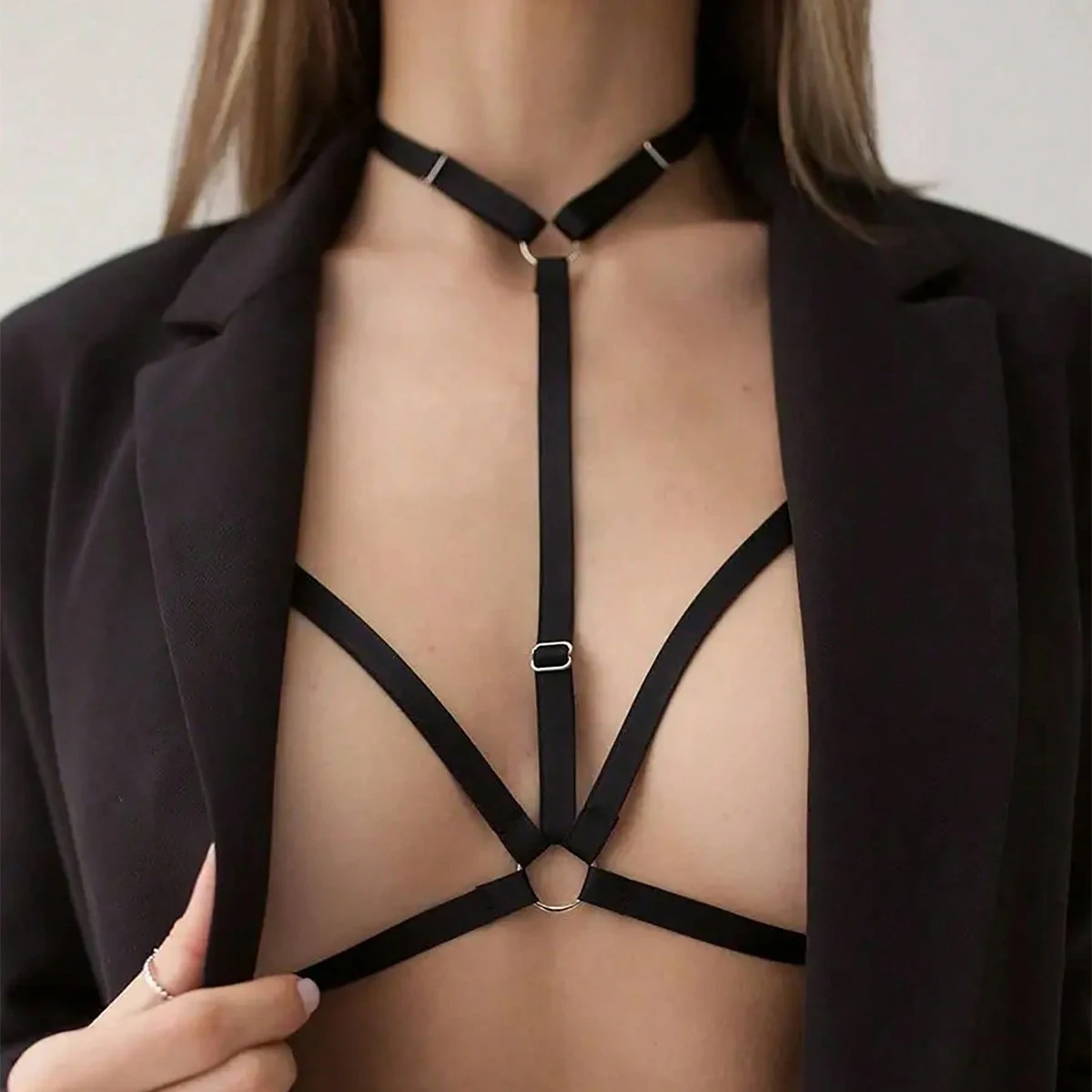 유럽과 미국 스타일의 섹시한 란제리, 속이 빈 디자인, 클럽 활동을 위한 베이스 레이어로도 사용 가능합니다. 섹시한 베스트 스타일과 유사합니다.