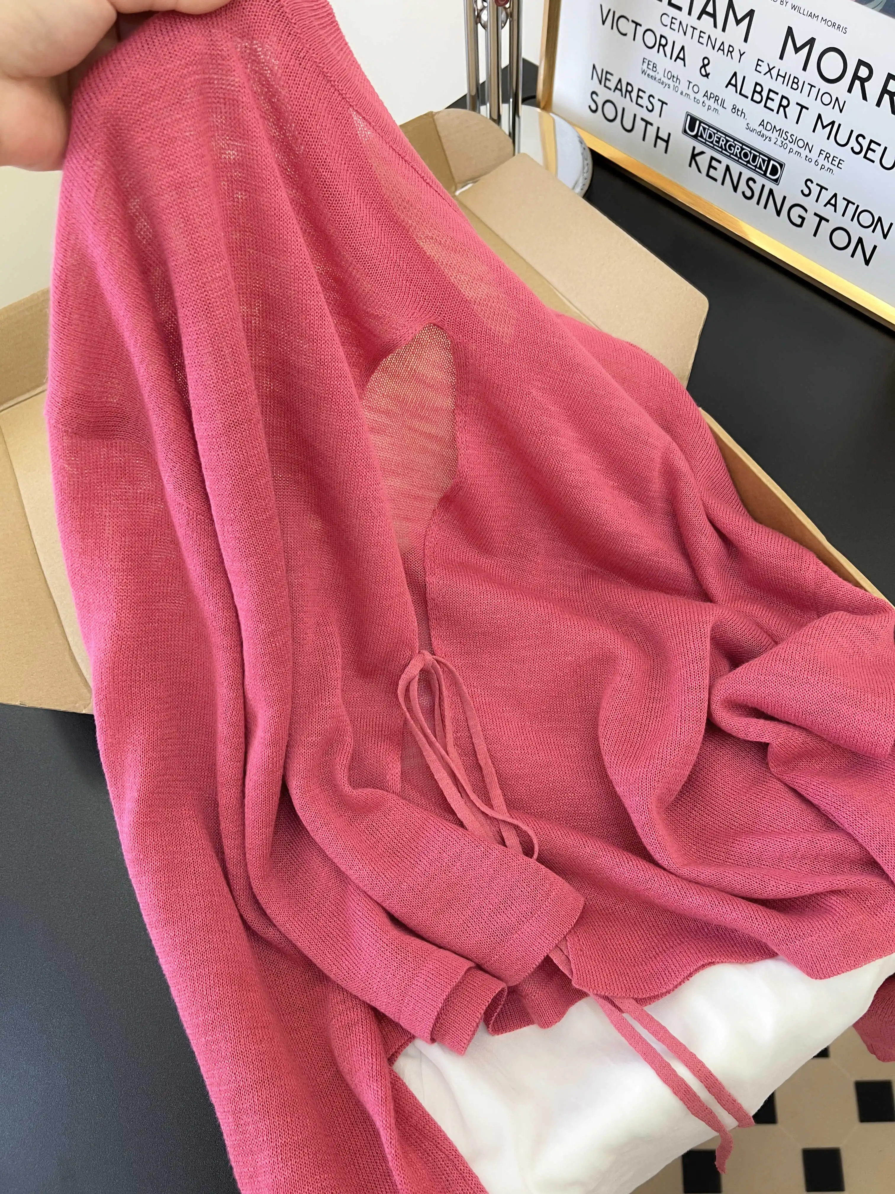 تي شيرت نسائي فضفاض بأكمام طويلة محبوك بلون نقي