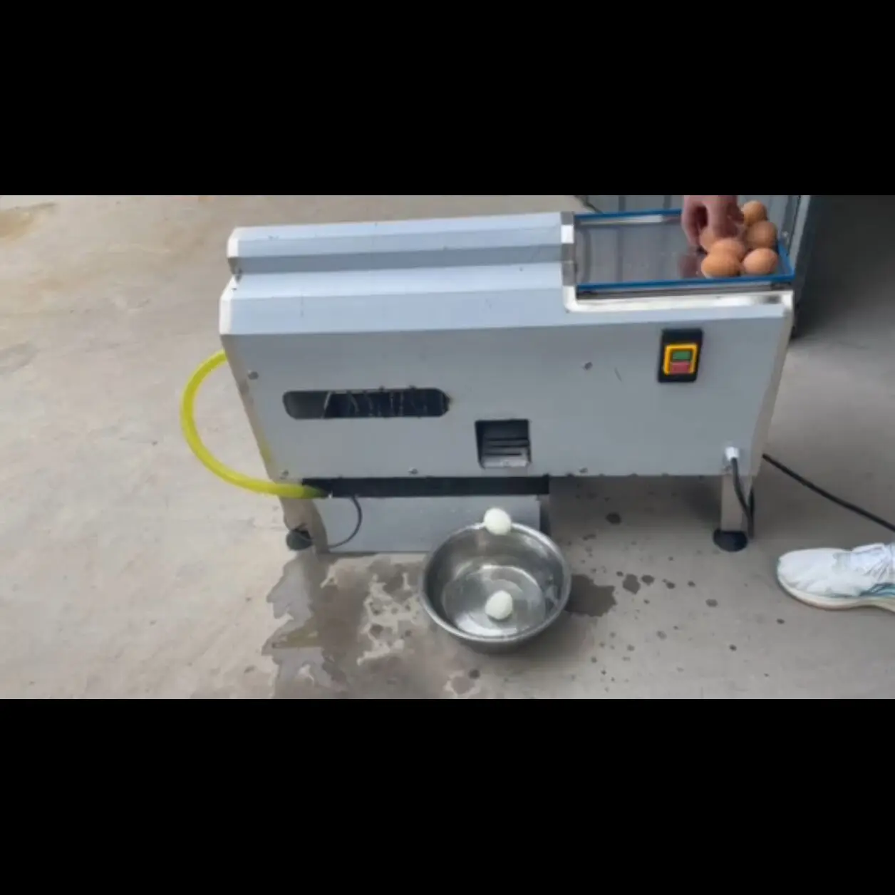 

Electric Eggs Shelling Machine Automatic Boiled Egg Shell Remover Machine