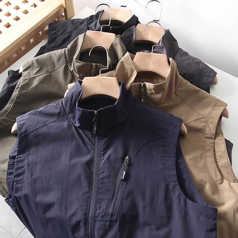 

Men Waistcoat Thin Outdoor Fishing Tooling Vest Jacket Stand Collar Casual Coat Spring Summer Solid Color Zipper Pocket Gilet