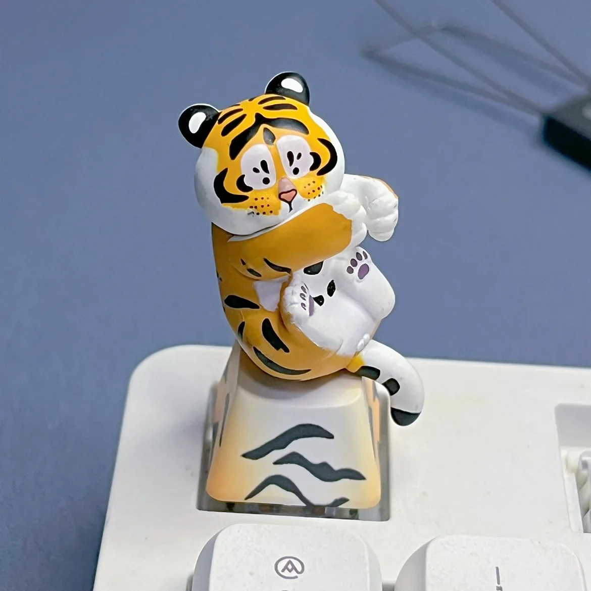 

Cartoon anime cute little tiger keycaps cherry mx switch game mechanical keyboard PBT sublimation keycaps