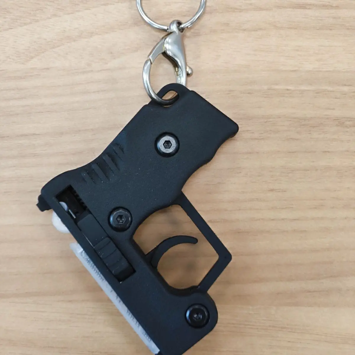 Mini Fly Gun PLASTIC Decompression Keychain Launcher Play Genuine Sniper Precision Pocket Outdoor EDC Toy Portable Finger Ring