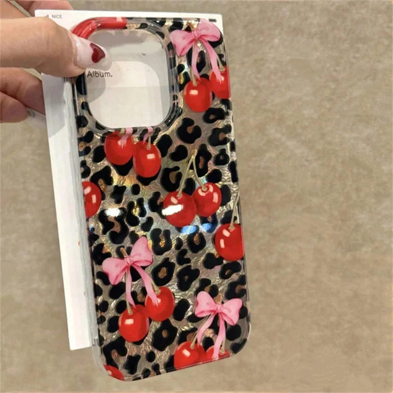 Funda de teléfono con diseño de leopardo de vórtice para iPhone 11, 12, 13, 14, 15 16 pro max, funda a prueba de golpes con borde suave plateado láser para iPhone 16Plus