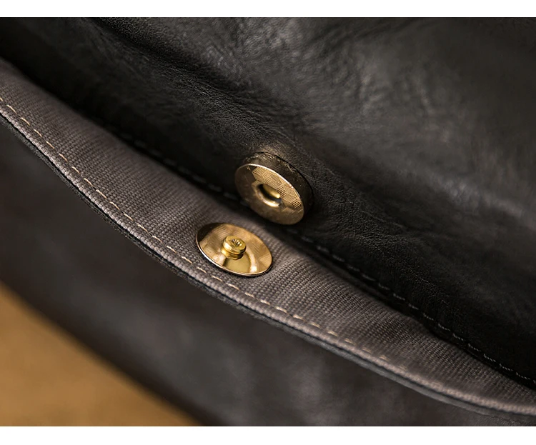 Handgefertigte Herren-Umhängetasche aus echtem Leder, modische Outdoor- und Alltagstasche, schwarze Crossbody-Tasche aus Kuhleder – Detail 14