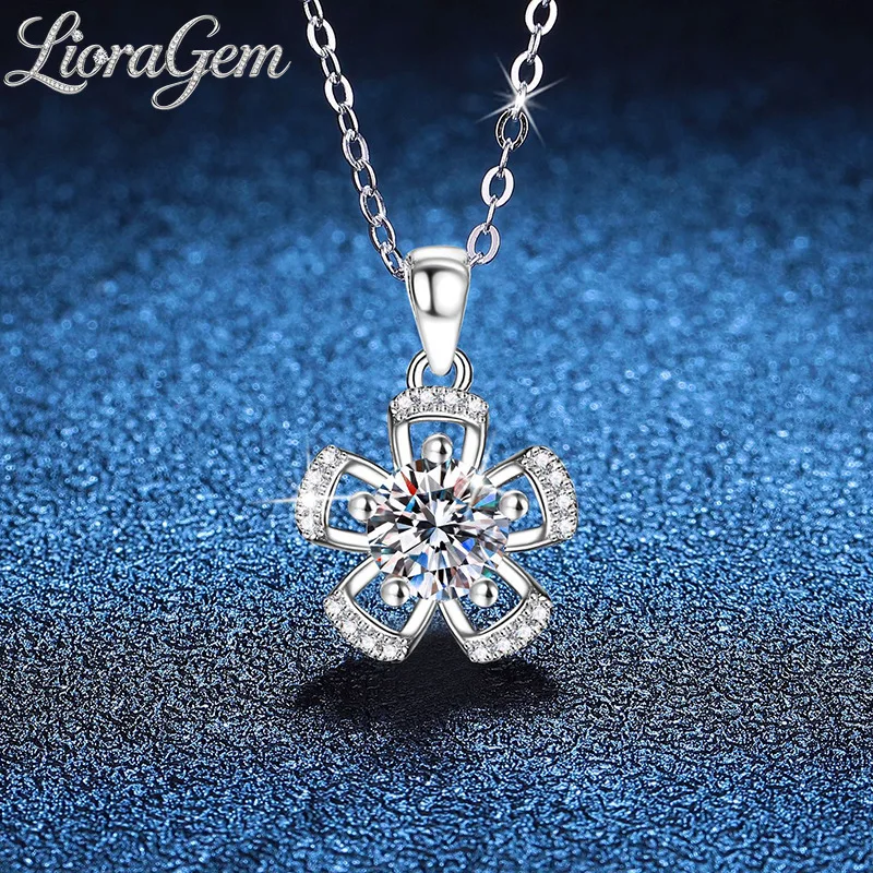 LioraGem Five-petal Flower Moissanite Pendant, Fashionable 1-carat D-color Moissanite Necklace Platinum PT950 Stamp