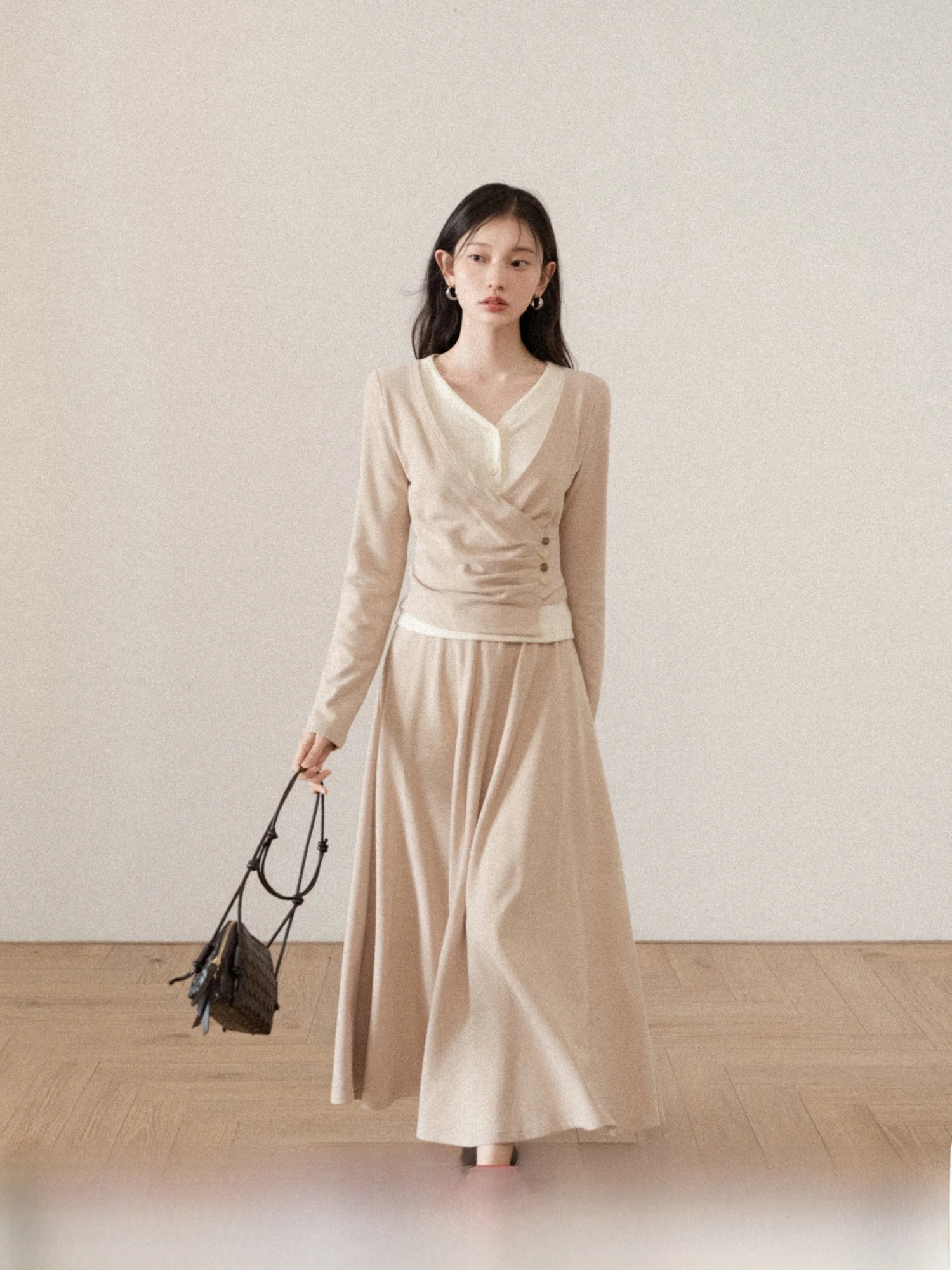 

Милая футболка с v-образным вырезом и юбка с высокой талией, комплект из двух предметов, зимний теплый повседневный женский ансамбль Faion, дышащий, удобный