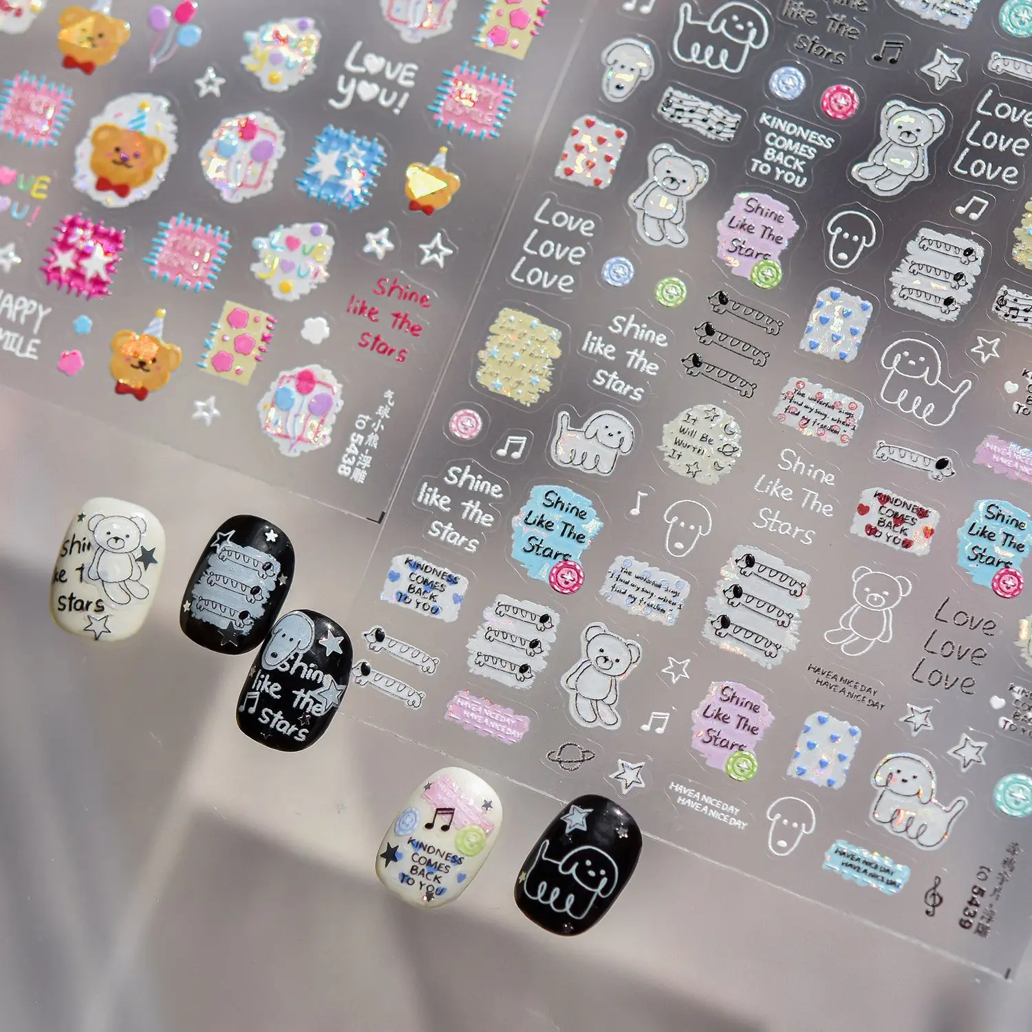 5D Skizzen-Cartoon Nagelkunst-Aufkleber Niedliche Welpen Bären Musiknoten Polka Dots Selbstklebende Nagelsticker Maniküre-Deko Zubehör