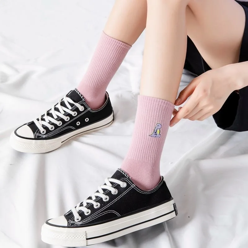 Stickerei Dinosaurier Socken Mode Frau Socken Korea Harajuku Stil Kawaii Lustige Cartoon Frühling Herbst Weibliche Socken Schöne Mädchen