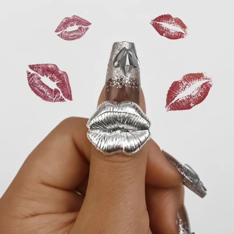 Gothic Lip Shape Finger Ring for Women Lip Design Statement Finger Rings 2024 Jewelry Accessories Punk Style Ring Gift