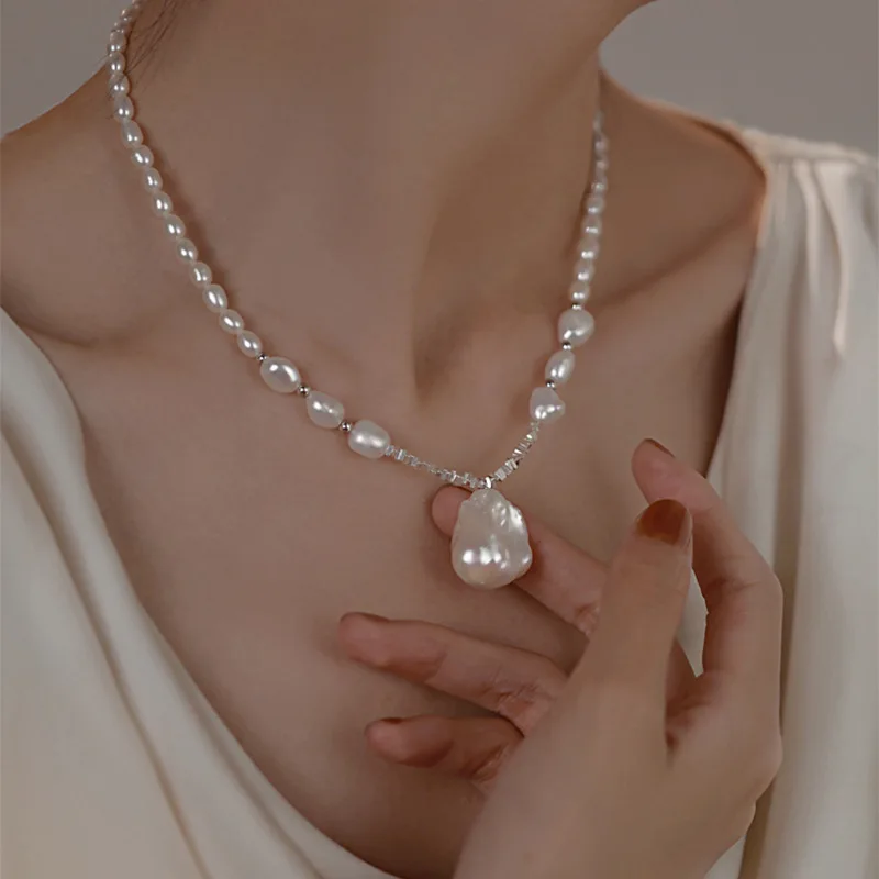 

Elegent Luxury Baroque Pearl Necklace for Women French Retro Water Drop Pearl Pendant Exquisite Neck Chain Valentine's Day Gifts