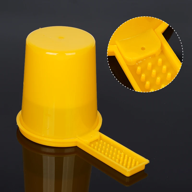 1 Pc Beekeeping Scoop-shaped Bee Drinker Bee Feeder Beehive Entrance Feeder Beekeeping Supplies