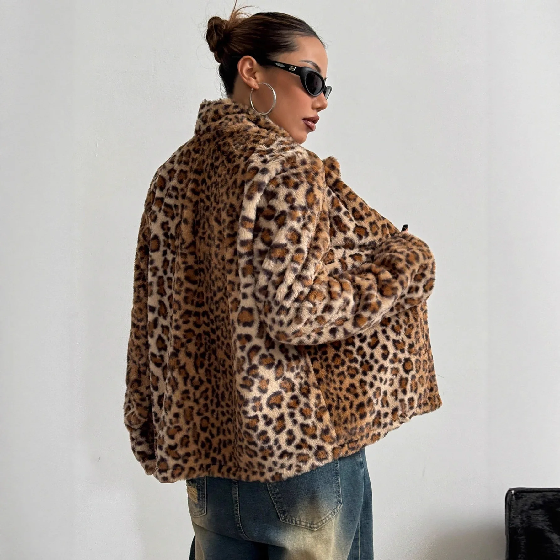 Thickened Leopard Print Coat with Button for Women Winter Fashion Outerwear Collar Stand up Long Sleeve Short Length Hat