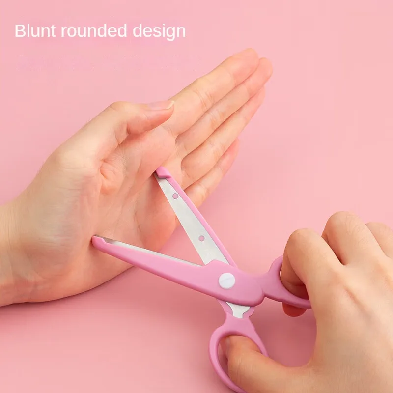 M&G children\'s student scissors labor-saving do not hurt the hands of kindergarten students with handmade paper cutting DIY