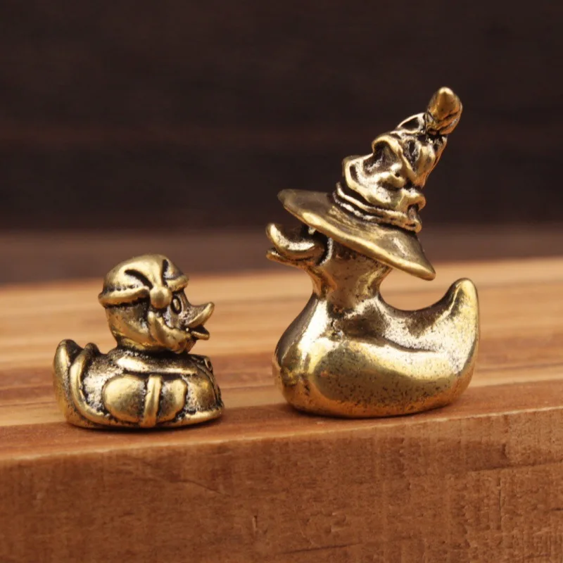 2pcsMagic wizard duckling desktop ornament decoration fun magic cat home living room tea table ornament